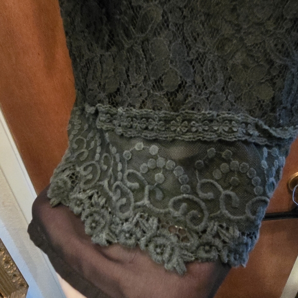 Sun Sassi Elegant Black Lace Dress NWOT SzM - Picture 4 of 9